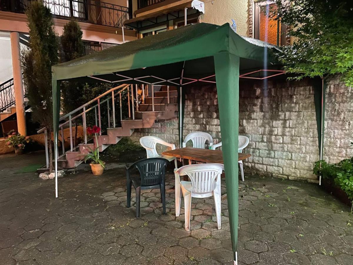 Guest House Nino Makhinjauri Εξωτερικό φωτογραφία