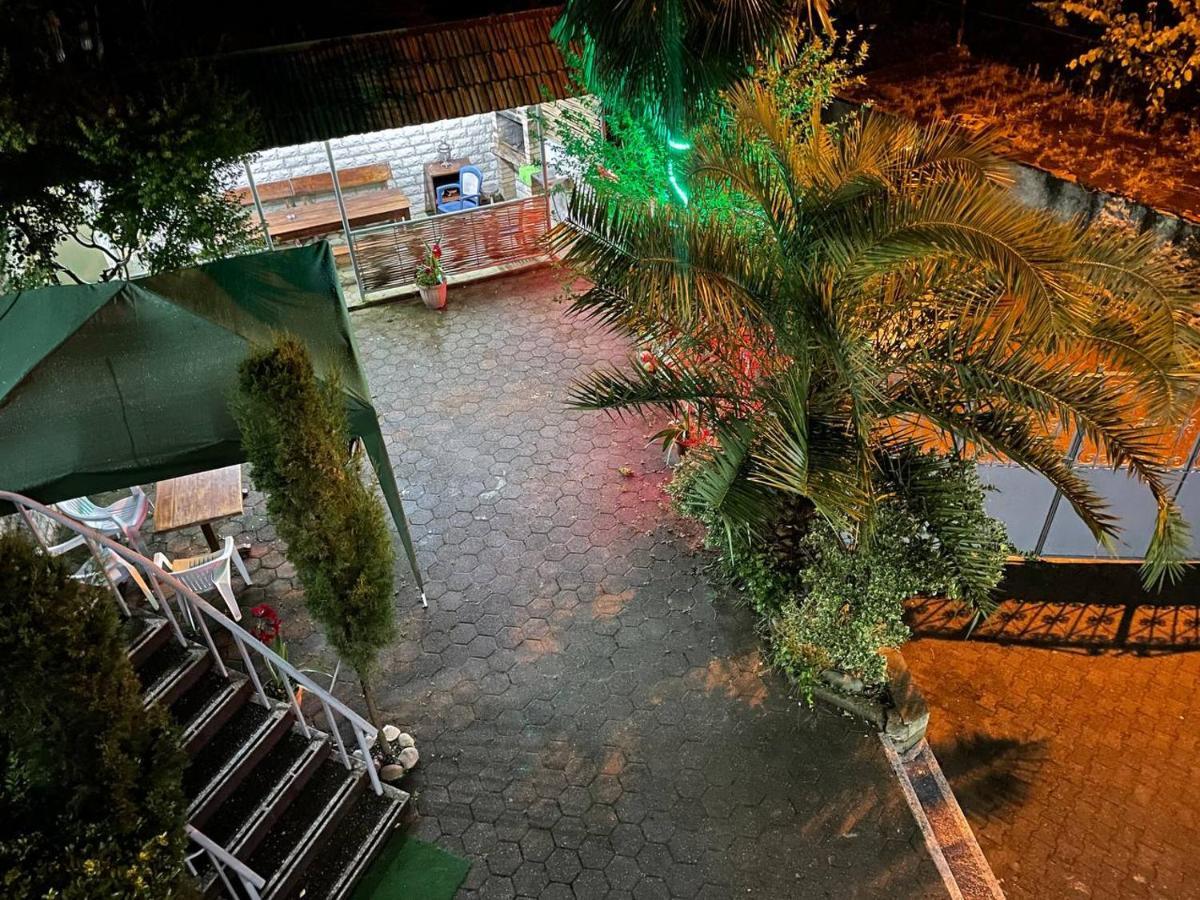Guest House Nino Makhinjauri Εξωτερικό φωτογραφία