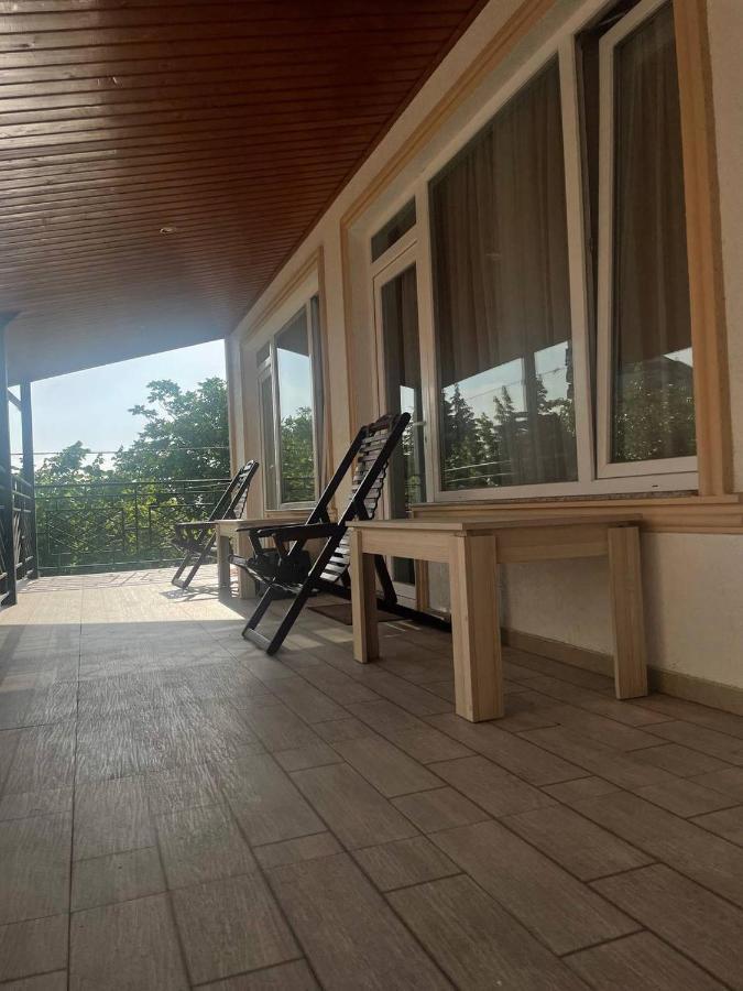 Guest House Nino Makhinjauri Εξωτερικό φωτογραφία