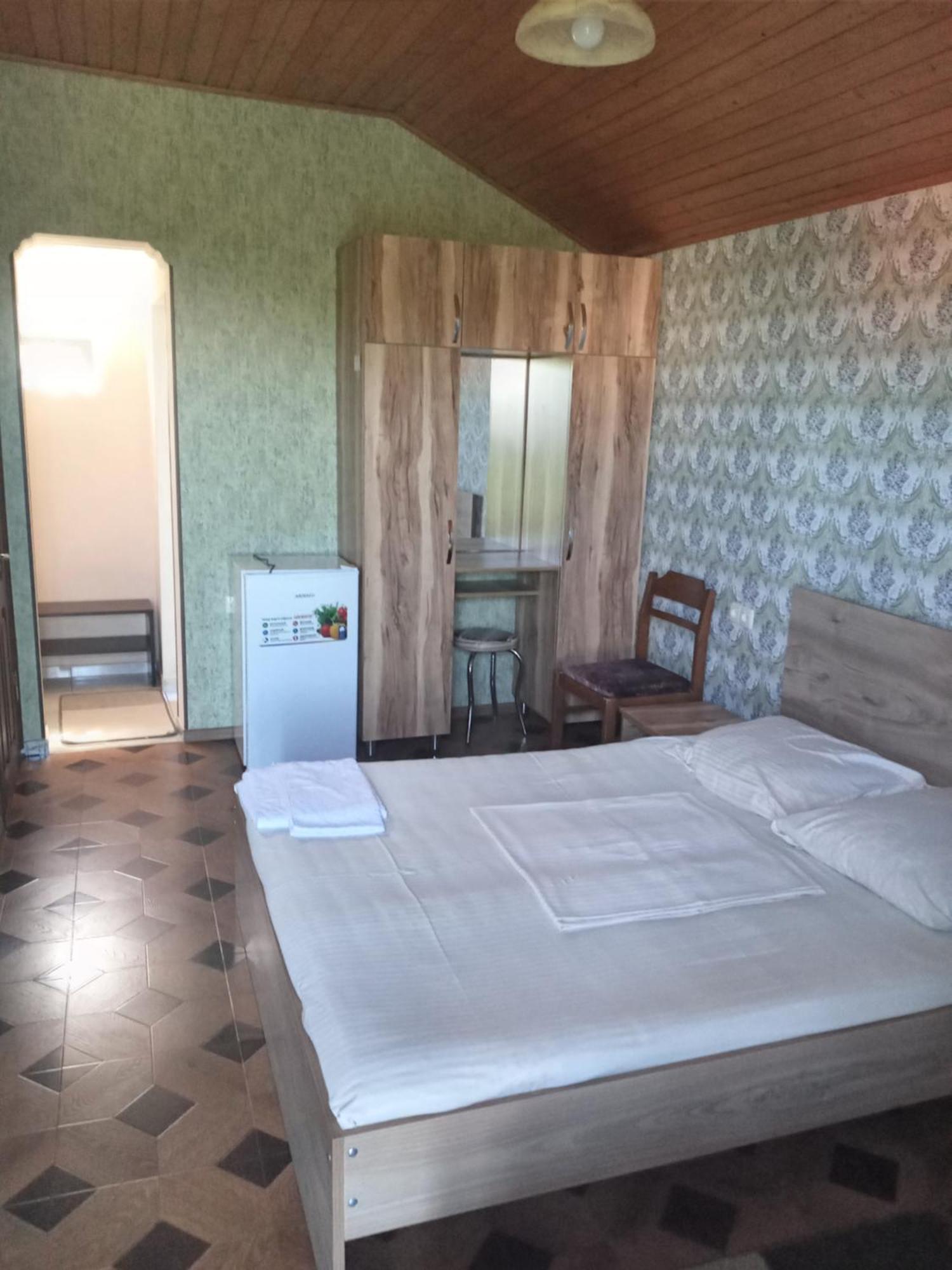 Guest House Nino Makhinjauri Εξωτερικό φωτογραφία