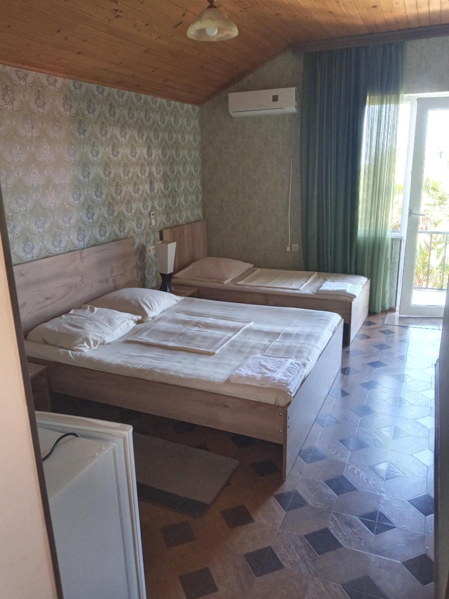 Guest House Nino Makhinjauri Εξωτερικό φωτογραφία
