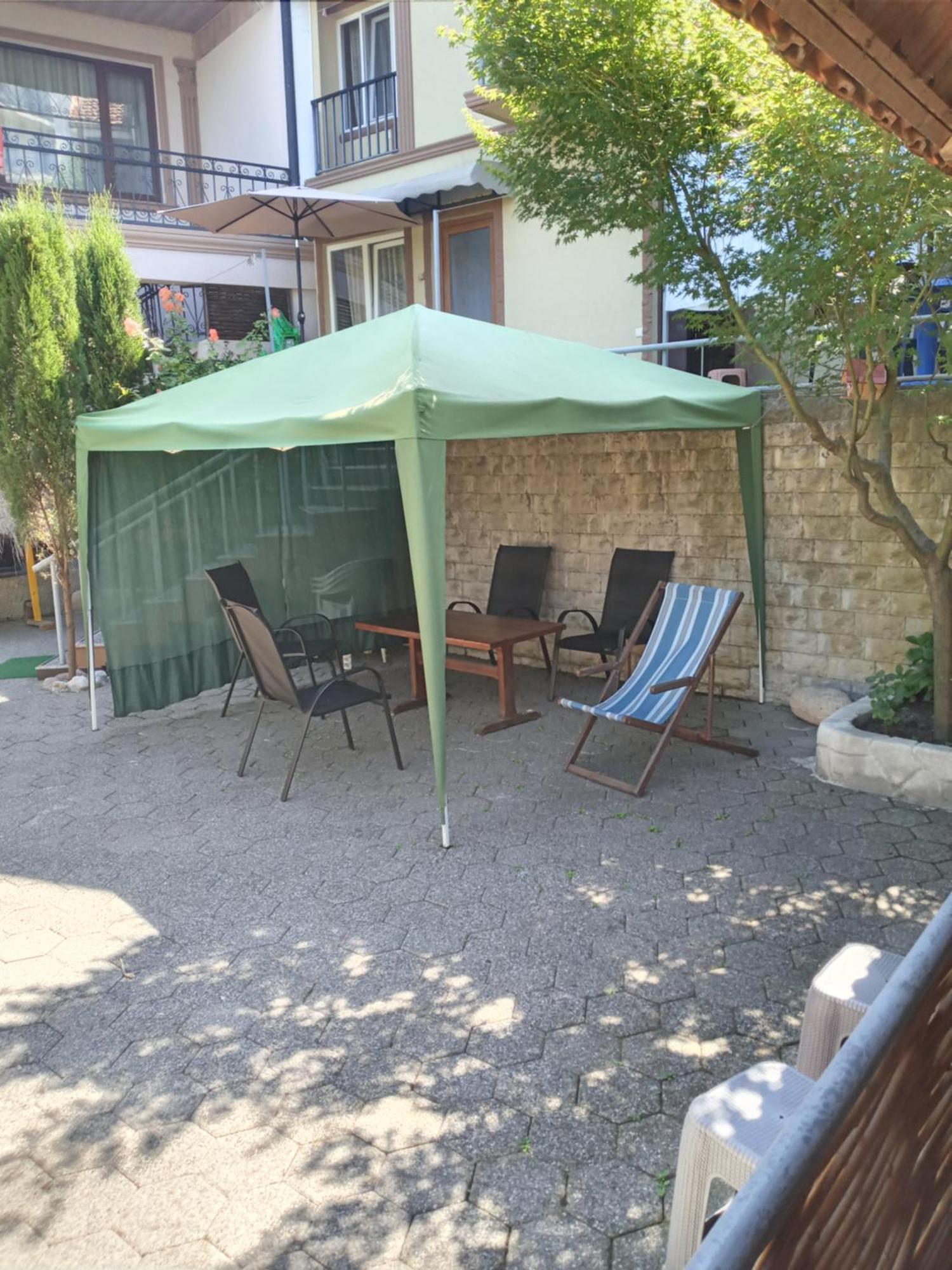 Guest House Nino Makhinjauri Εξωτερικό φωτογραφία